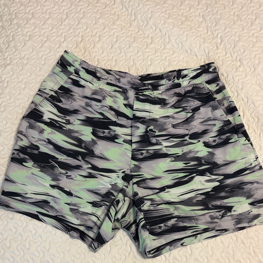 Lululemon Pace Breaker 5” linerless Camo shorts. Size large.